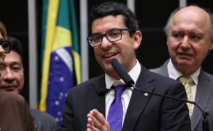 Deputado Marcelo Queiroz se associou à causa animal para se beneficiar de esquema de fraudes de quase R$ 200 milhões, diz PF
