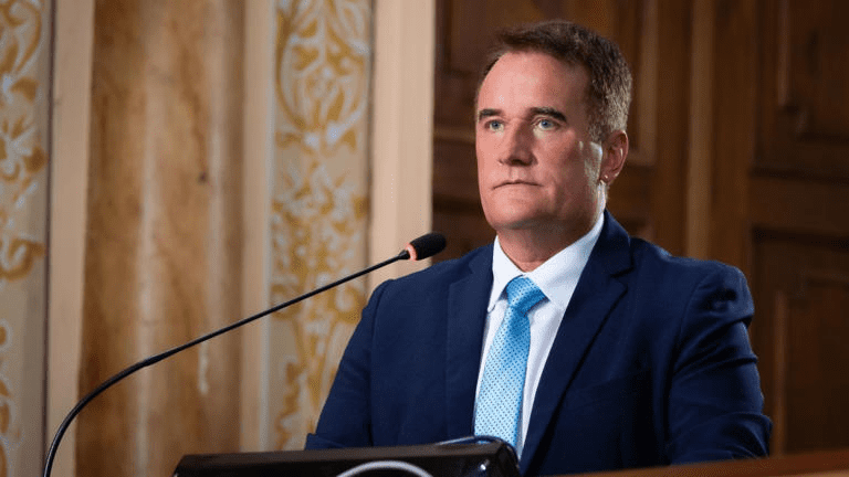 PF apreende 49 mil dólares em espécie em endereço ligado a Jaques Wagner em Brasília