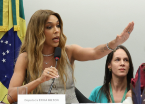 PEC da “escala 7×0” reúne 37 assinaturas no Senado e gera críticas de Erika Hilton