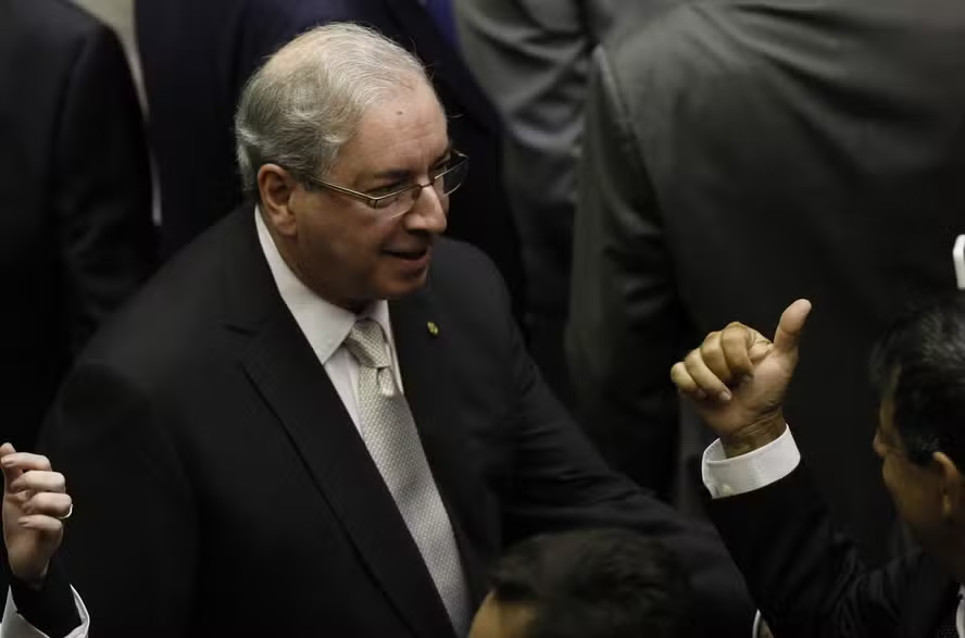 ‘Não aguento mais esses mineiros enrolados’, escreveu Cunha, pré-candidato a deputado por Minas, em diálogo citado por Dino