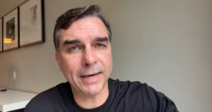 Pesquisa interna do PL desanima grupo de Flávio Bolsonaro no Rio 