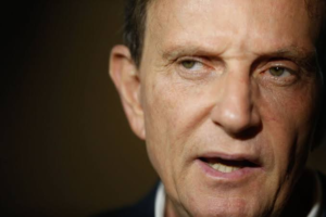Nunes Marques desempata julgamento que libera candidatura de Crivella ao Senado
