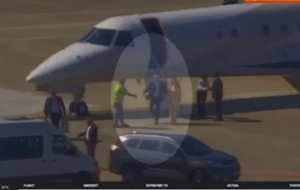 Vídeo registra viagem de Moraes em jatinho de Vorcaro após novo contrato de R$ 50 milhões (VIDEO)
