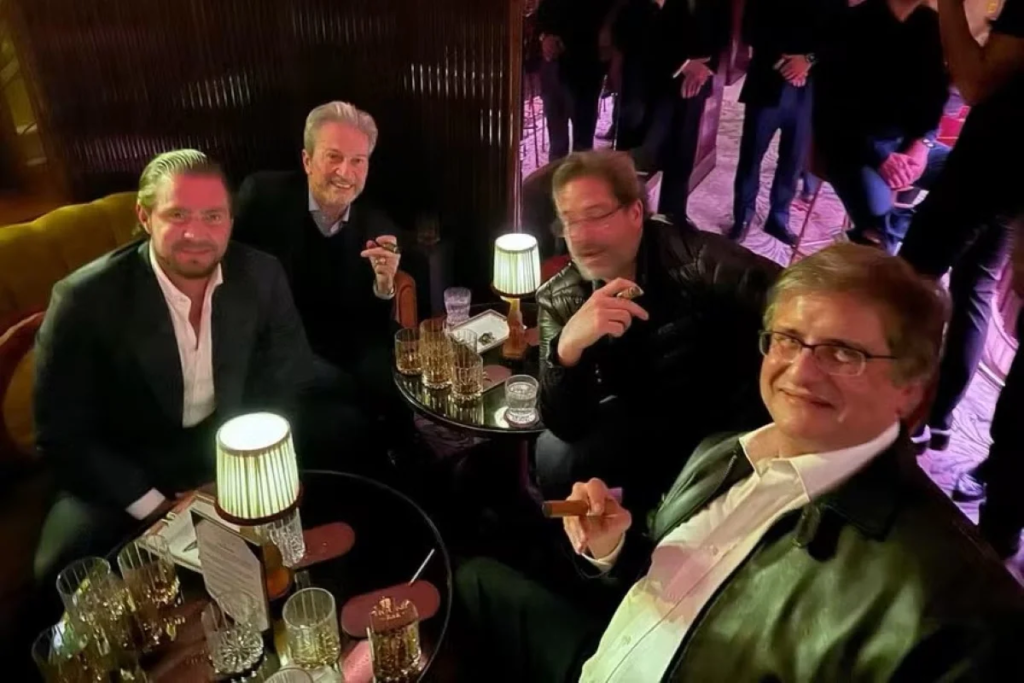 Foto no telefone de Daniel Vorcaro mostra Paulo Gonet fumando charuto com ex-banqueiro em Londres