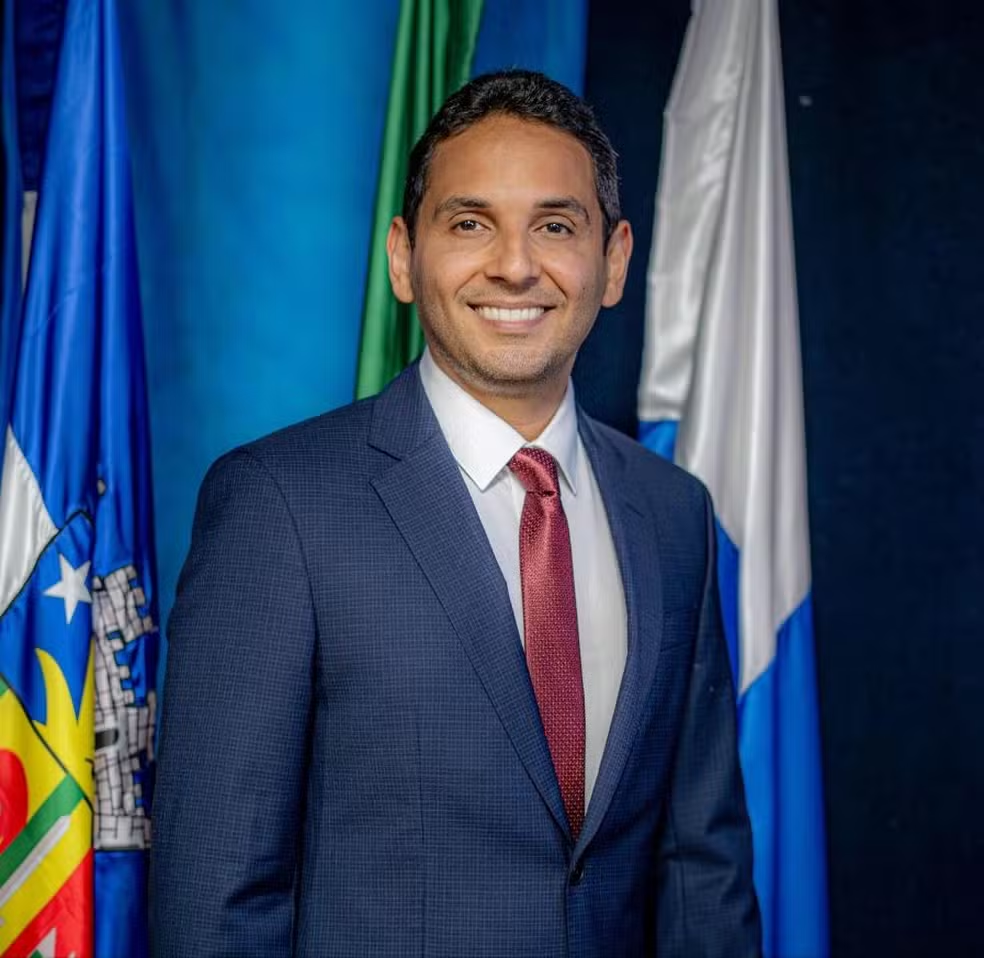 Prefeito de Nilópolis é alvo da PF em operação contra crimes eleitorais